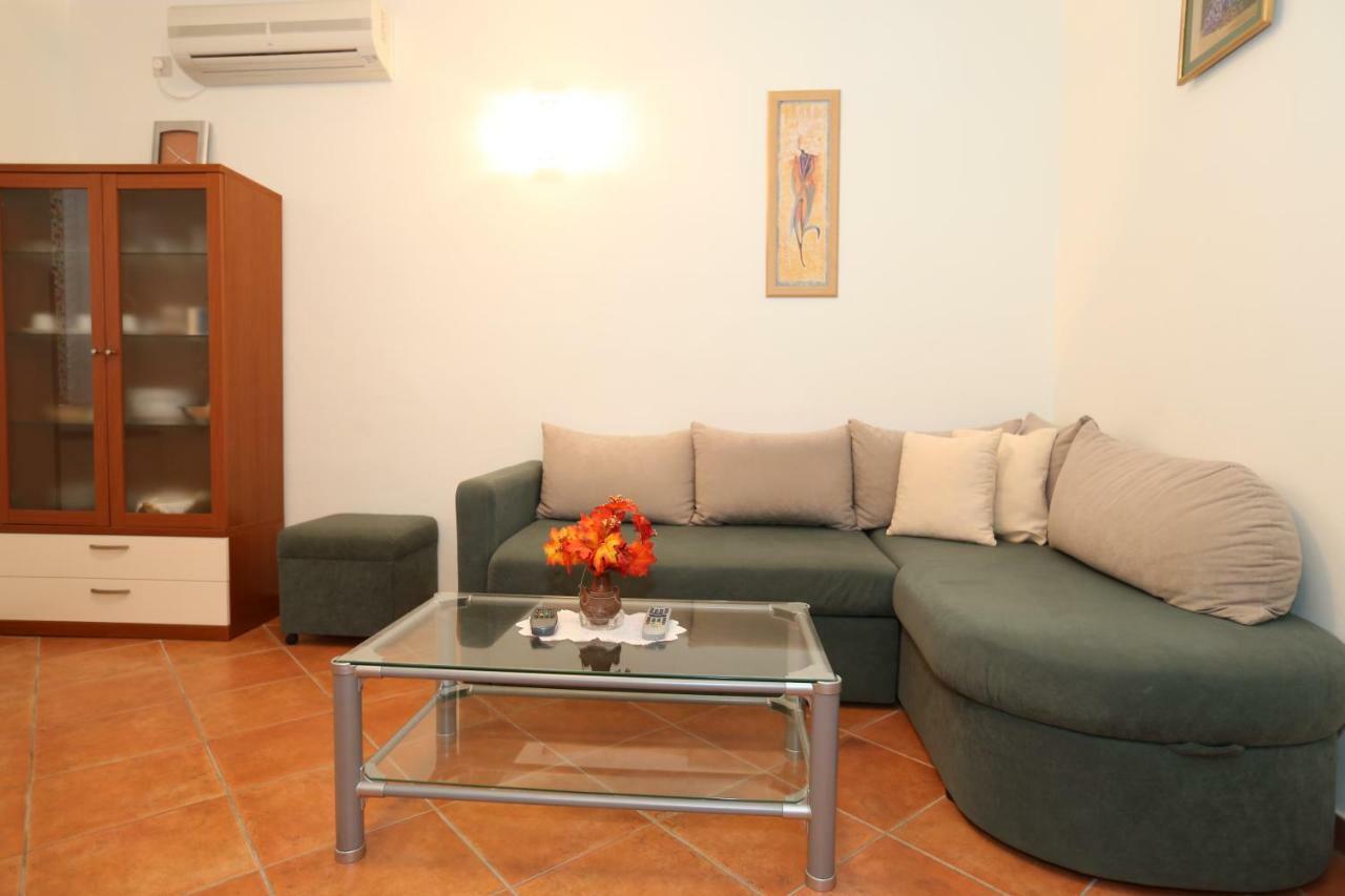 Apartment By The Sea Baska  Exterior photo